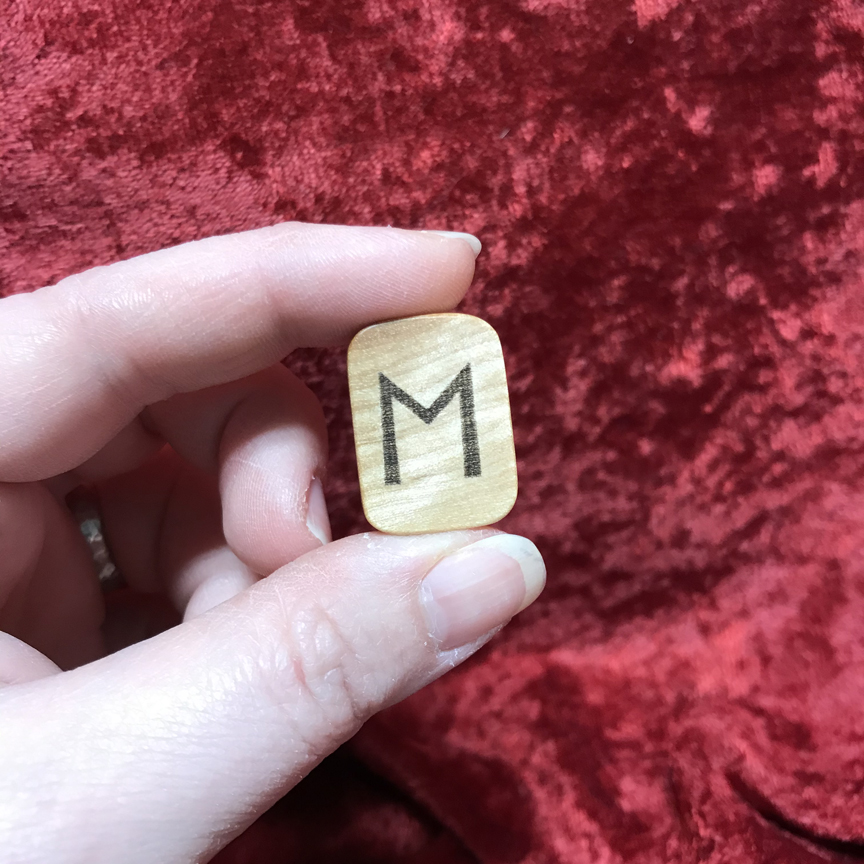 Birch rune seen from the top